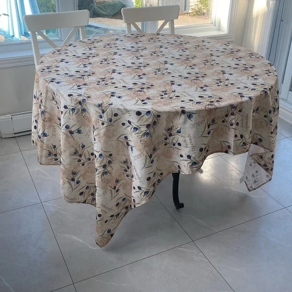 Tablecloth Tuscany style  Easy care Polyester  Fabric size 59x82 oblong - Picture 3 of 9